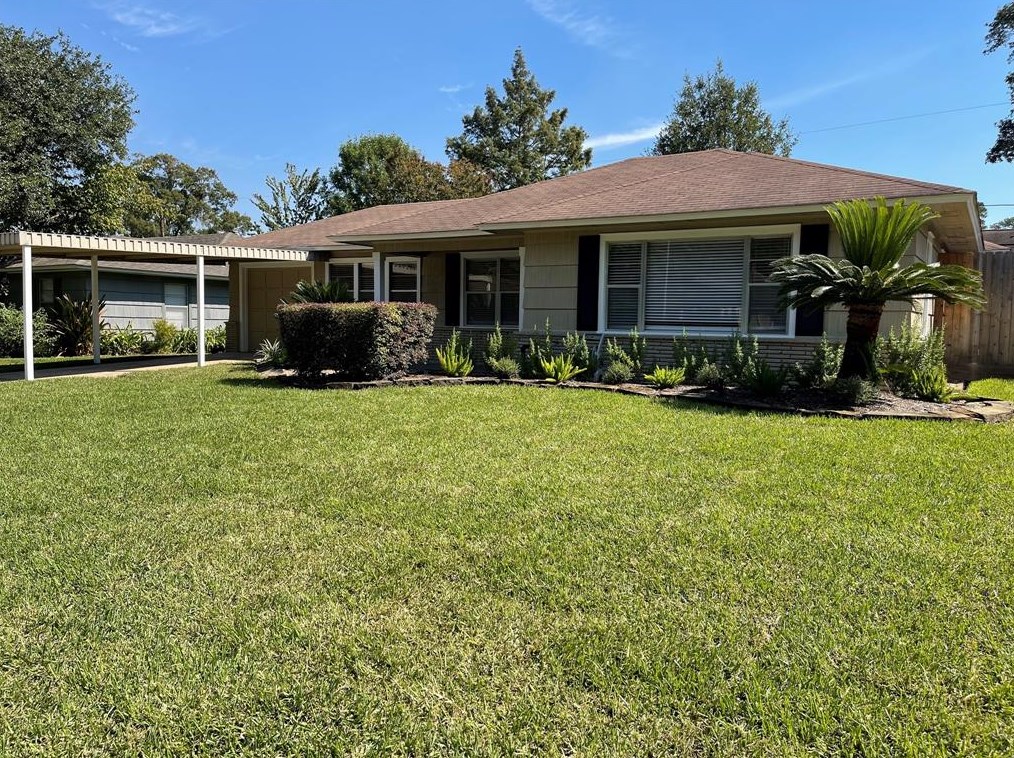 1010 Bay Oaks Rd, Houston, TX 77008