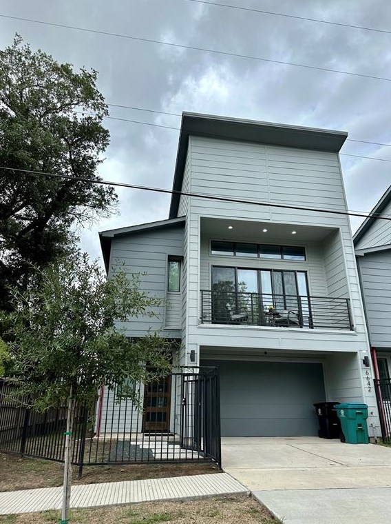 6642 Del Rio St, Houston, TX 77021-2329