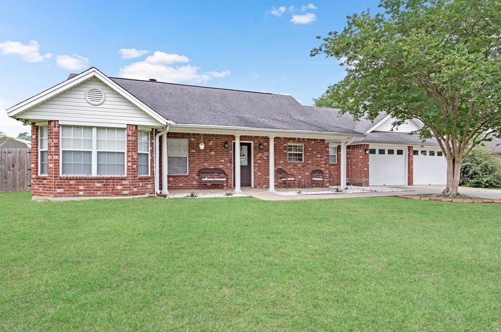 109 Dalewood Dr, Silsbee, TX 77656-8684