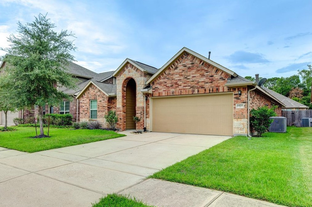 23723 Lucas Creek Dr, Spring TX  77389-2069 exterior