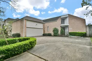 11747 Riverview Dr, Houston, TX 77077 - Photo 2