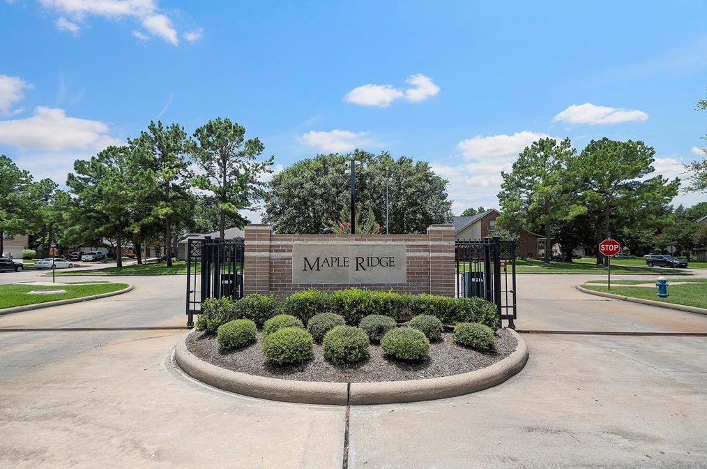 15611 Haleys Landing Ln, Houston, TX 77095-2280