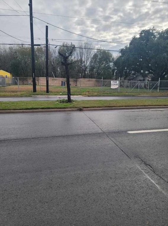 4515 Hull St, Houston, TX 77021-4221