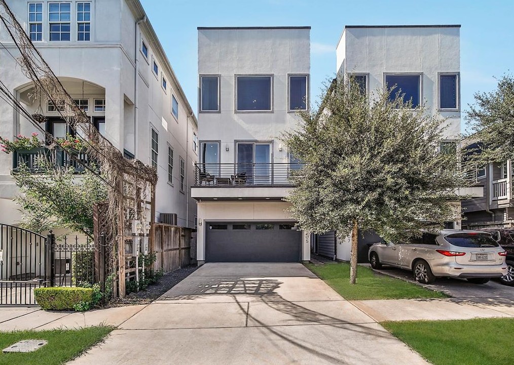 1205 E 28th St, Houston, TX 77009