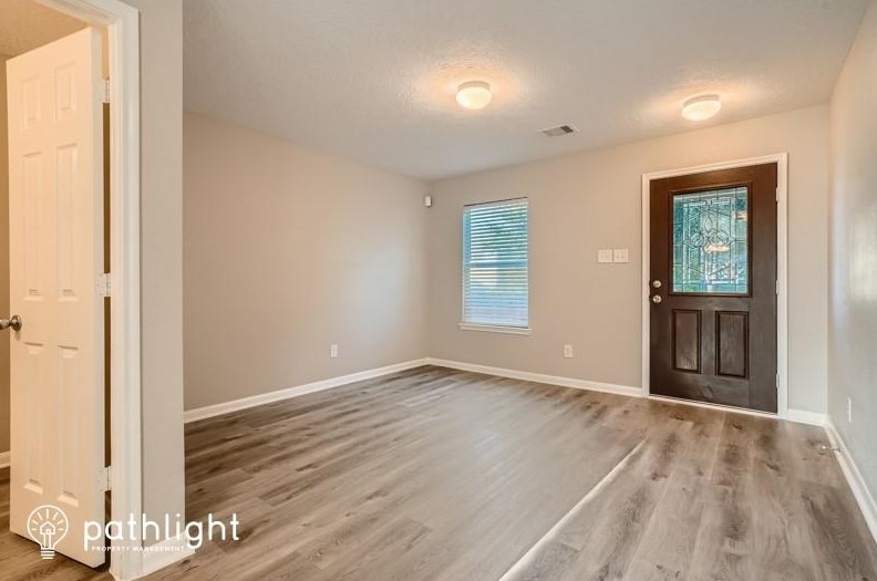 16619 Burnell Oaks Ln, Houston, TX 77090