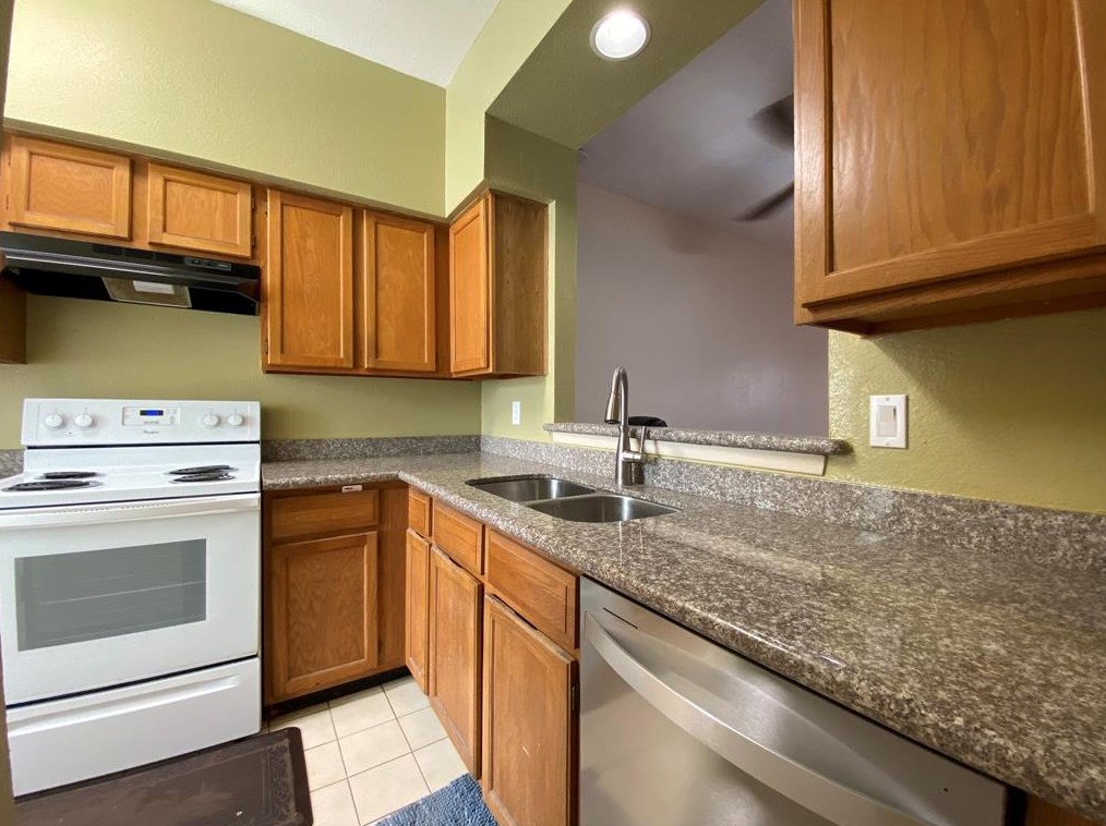 7583 Cambridge St, Houston, TX 77054