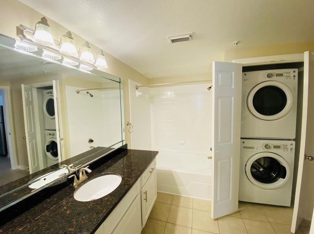 2350 Westcreek Ln Apt 5202, Houston, TX 77027