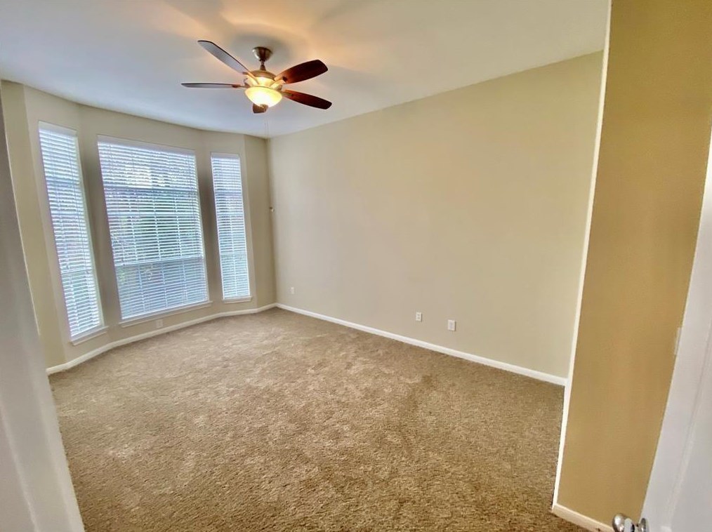 5353 Memorial Dr #1031, Houston, TX 77007