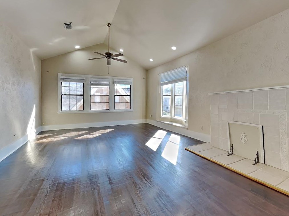 404 Clay St, Houston, TX 77019-4407
