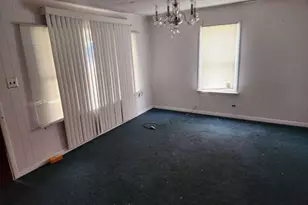 604 Juarez St, Lockhart, TX 78644 - Photo 4