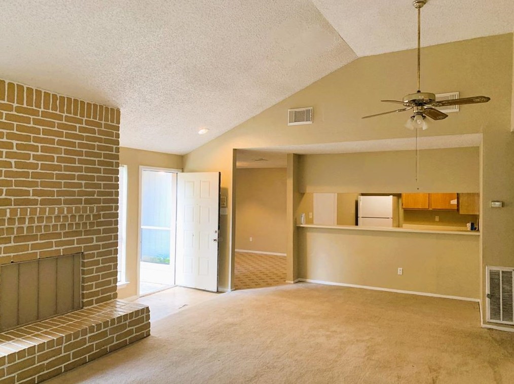 8811 Belle Glen Dr, Houston, TX 77099