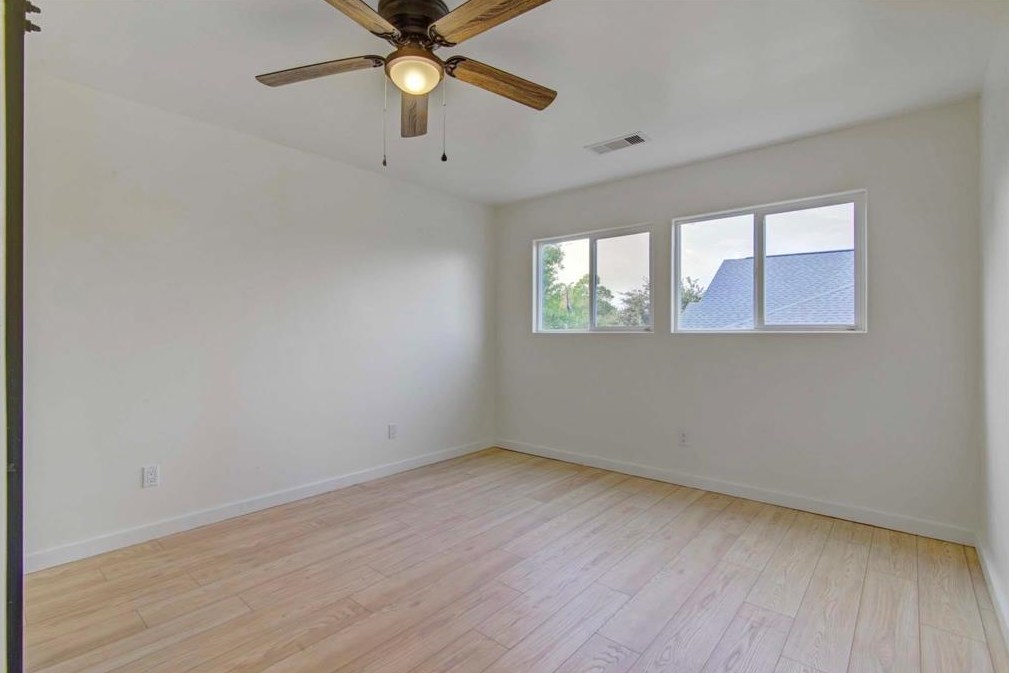 2522 Baycrest Dr, Houston TX  77058-3704 exterior