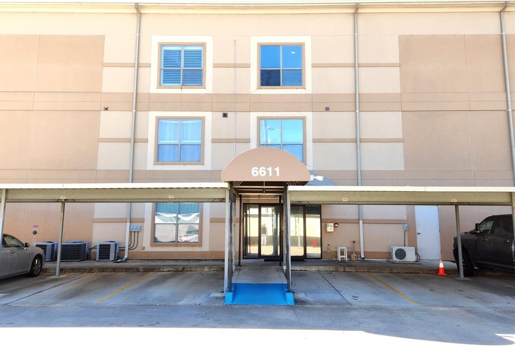 6611 Sam Houston Pkwy, Houston, TX 77072-1639