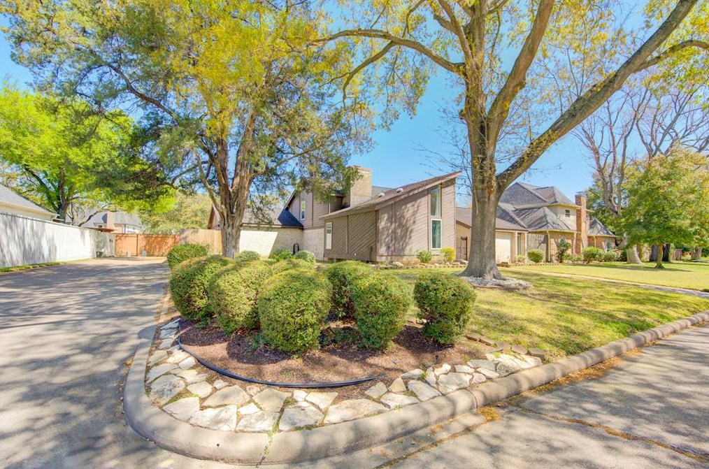 15754 Walkwood Dr, Houston, TX 77079