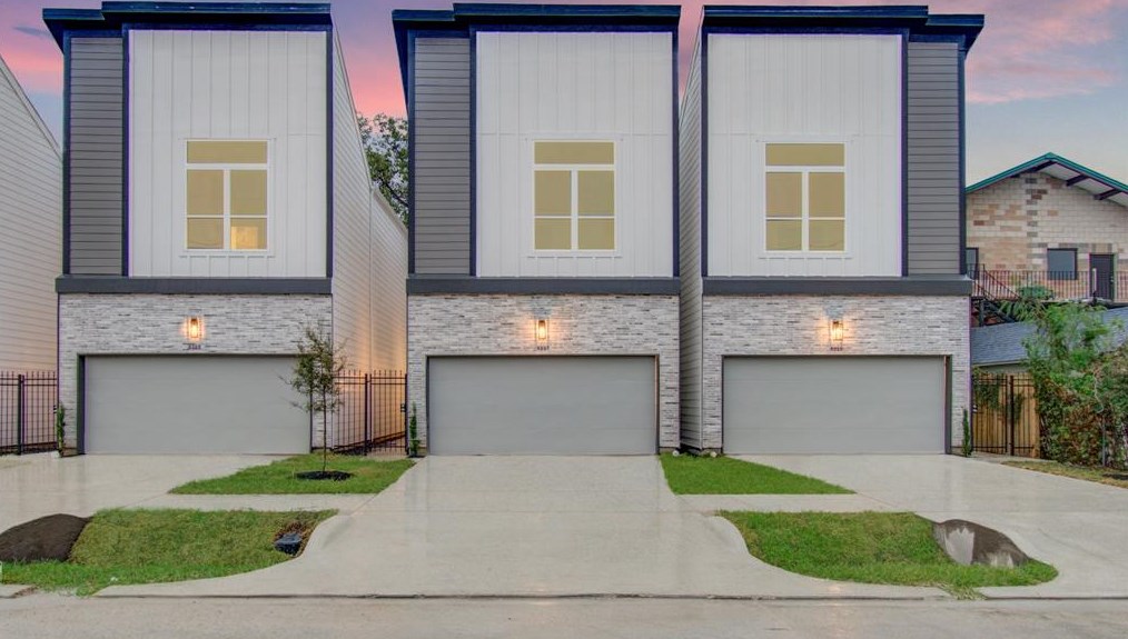 6825 Cadillac St, Houston, TX 77021-2414