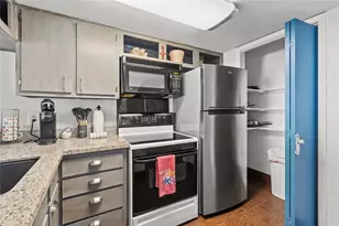 7310 Seawall Blvd, Galveston, TX 77551 - Photo 14