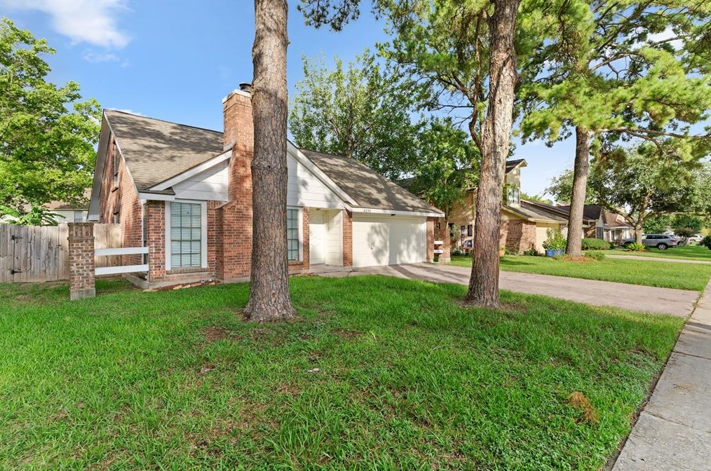 4258 Bridledon Ln, Houston, TX 77014-1841