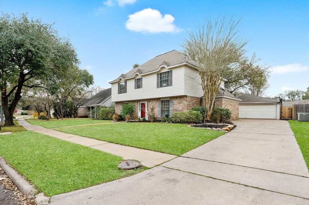 17207 Windy Point Dr, Spring, TX 77379-4735
