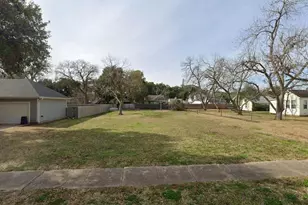 1210 San Jacinto St, Rosenberg, TX 77471 - Photo 1