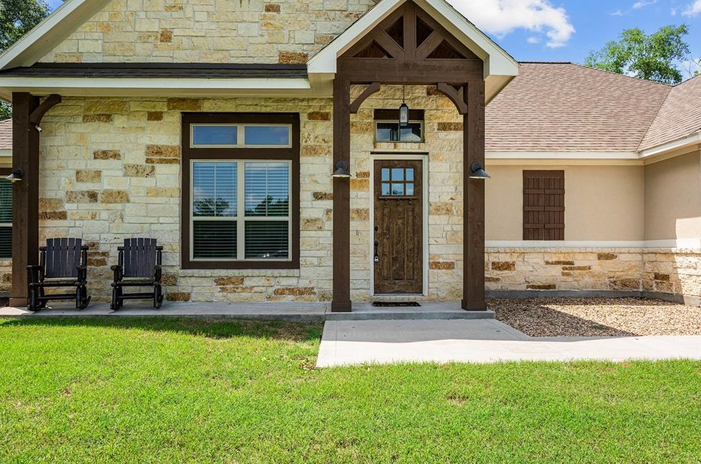 246 Pinchback Dr, Anahuac, TX 77514-1821