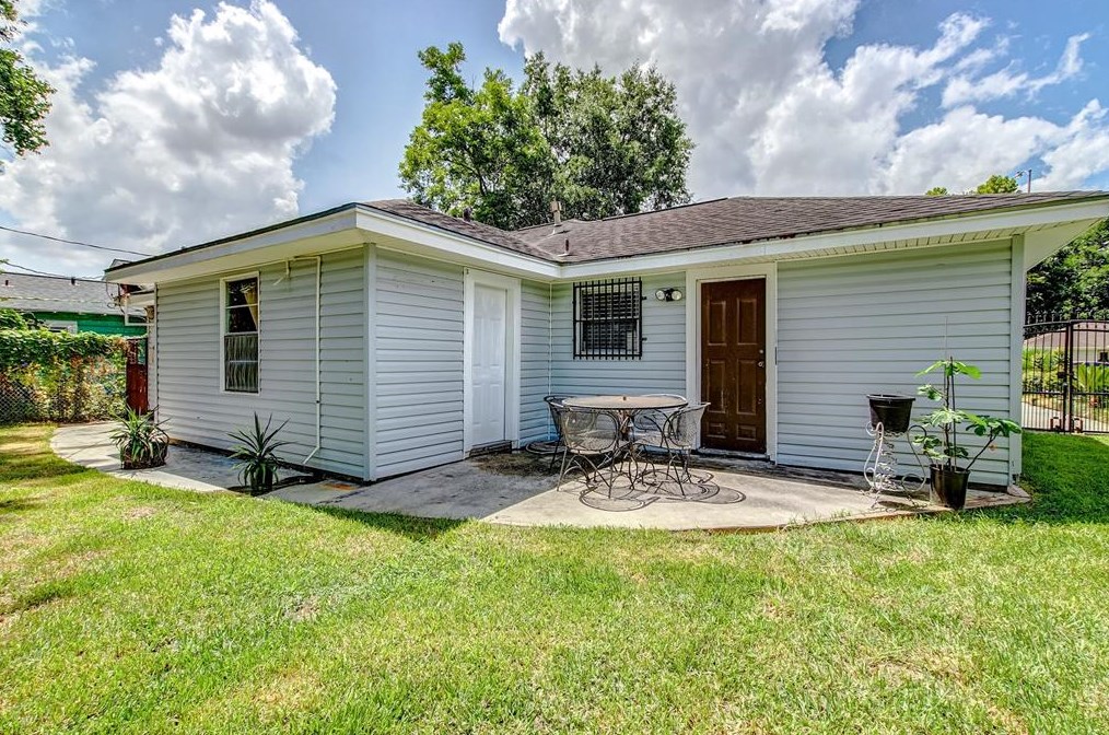 509 Robmore, Houston TX  77076-4329 exterior