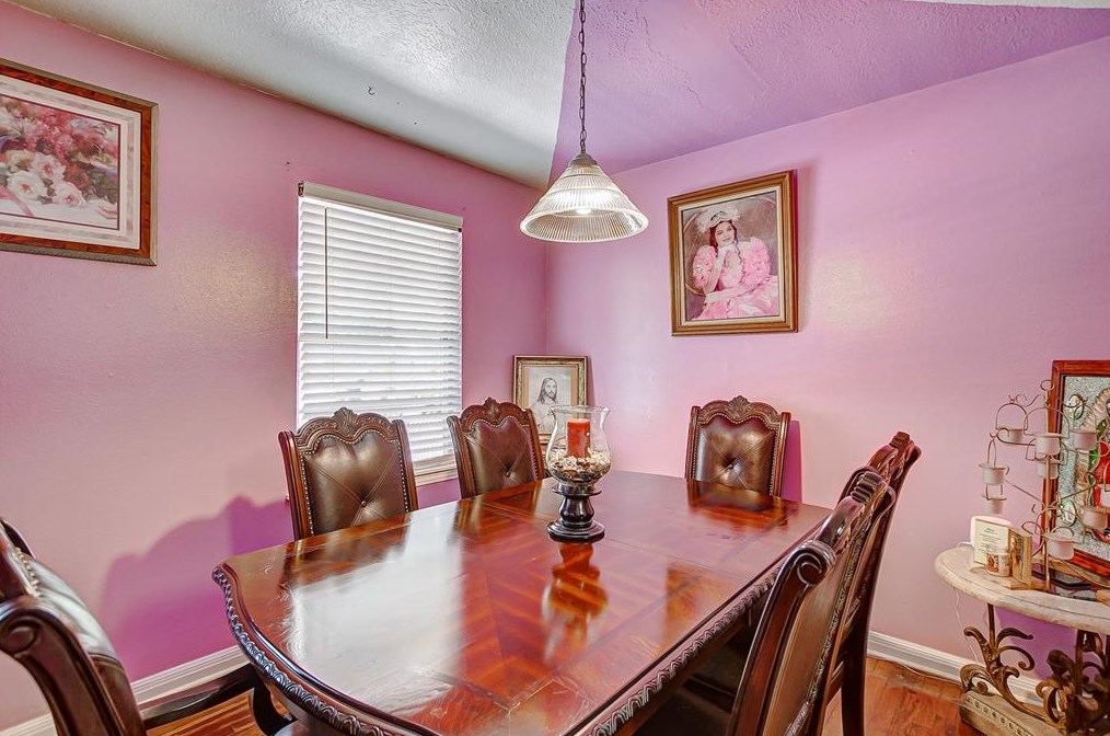 509 Robmore, Houston TX  77076-4329 exterior