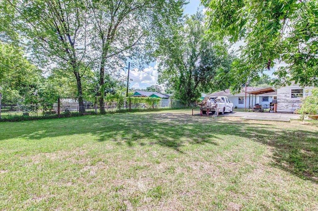 509 Robmore, Houston TX  77076-4329 exterior