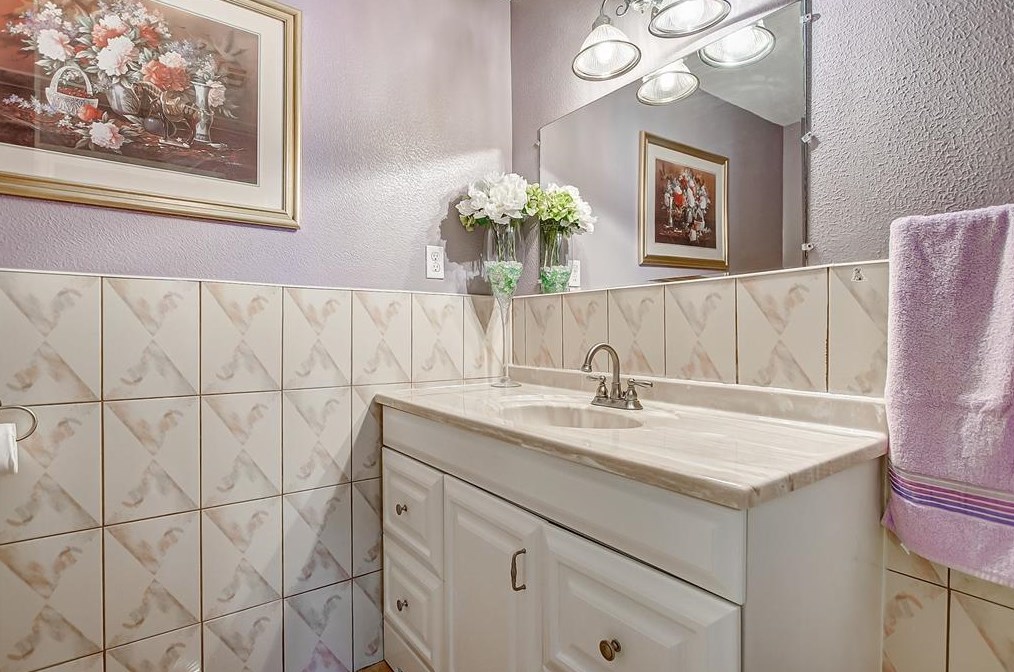 509 Robmore, Houston TX  77076-4329 exterior