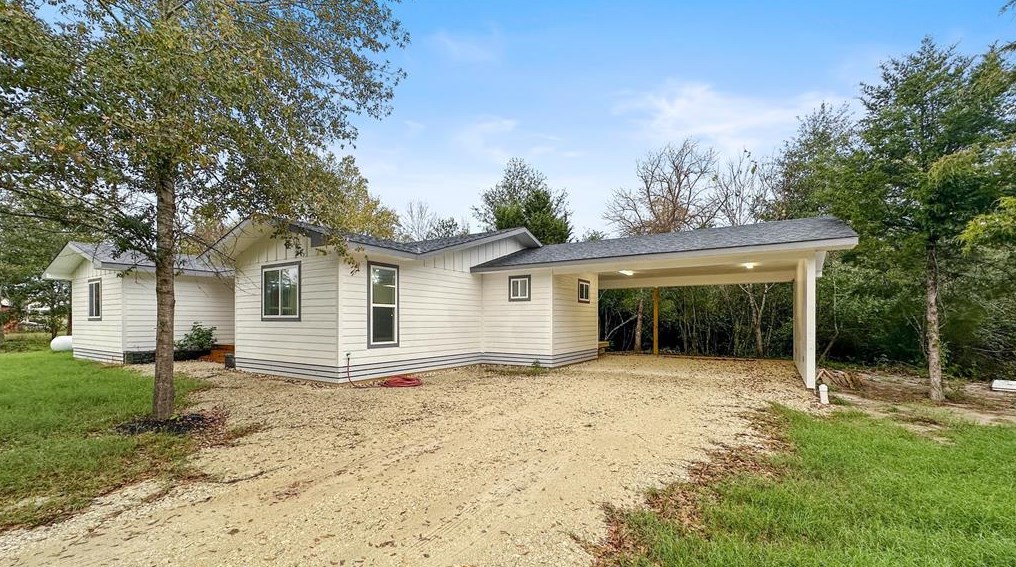 4844 Lone Star Rd, Cottonwood, TX 77872