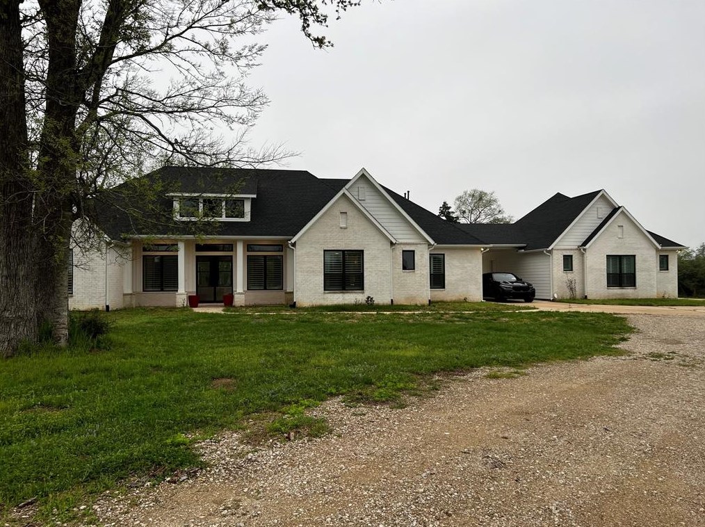 44121 Mitchamore Rd, Hempstead, TX 77445-5868