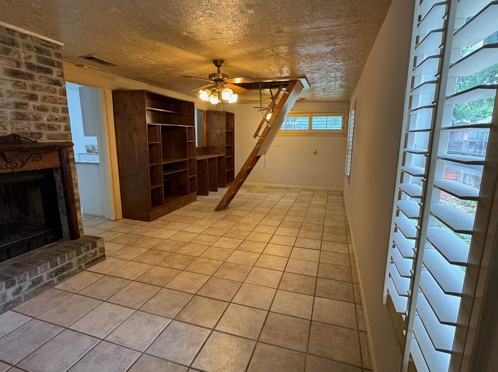 205 Rocky Crk Rd, Houston TX  exterior