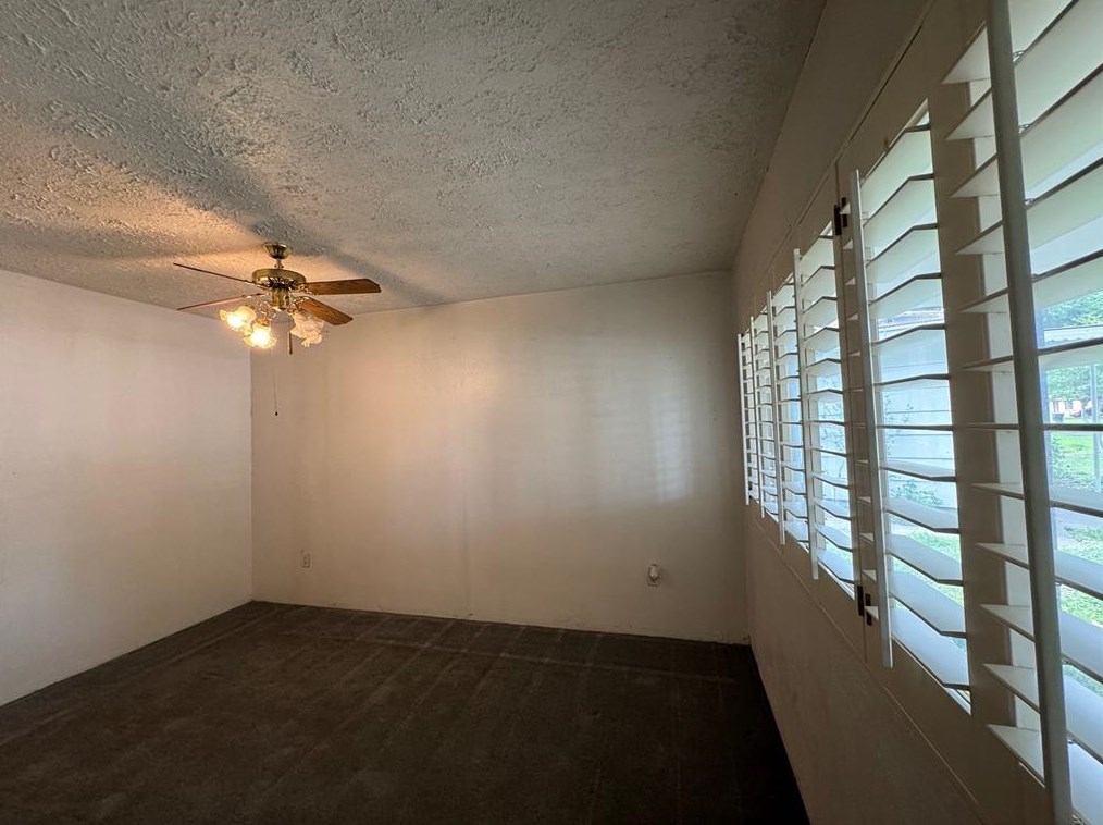 205 Rocky Crk Rd, Houston TX  exterior