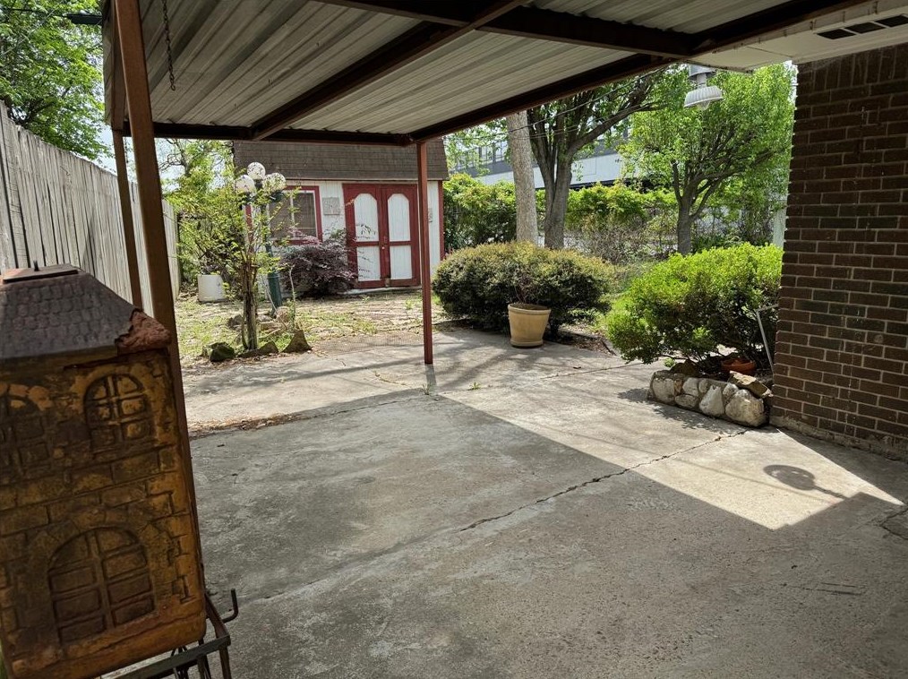 205 Rocky Crk Rd, Houston TX  exterior
