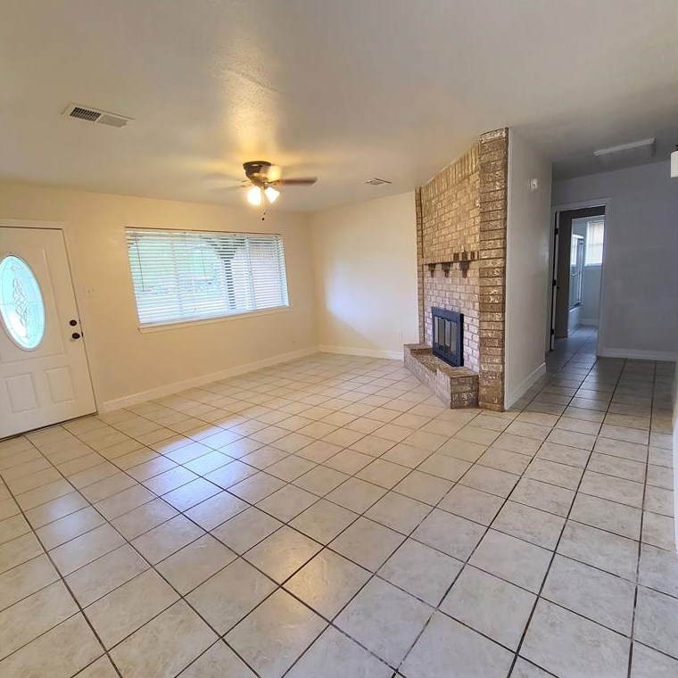 11214 Gloria Dr, Houston TX  77013-3330 exterior