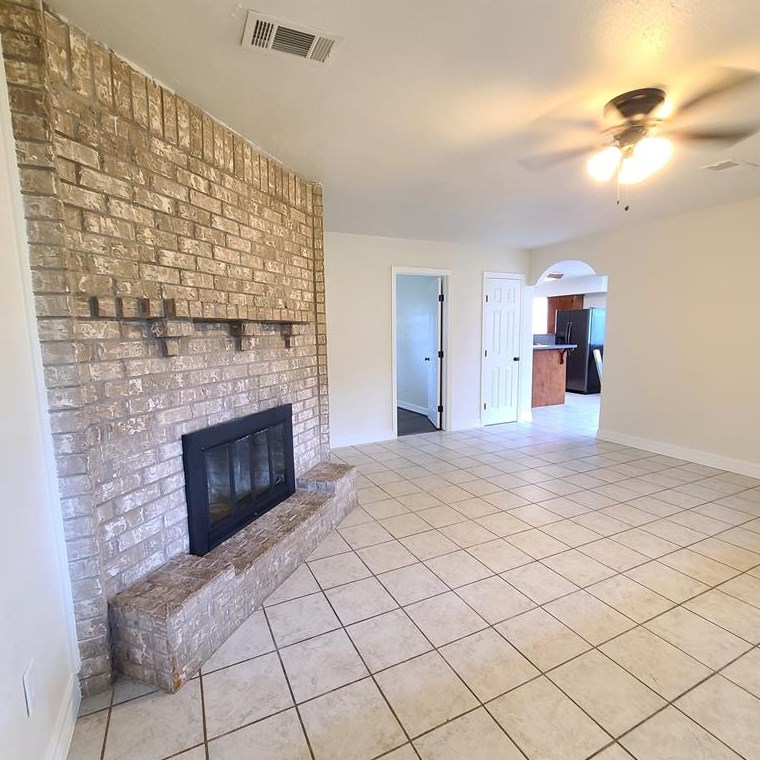 11214 Gloria Dr, Houston TX  77013-3330 exterior