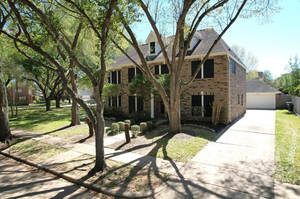 4042 Brenner Ct, Sugar Land, TX 77478