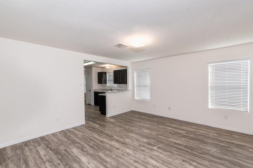 5507 Latta Plantation Dr, Katy TX  77449-1557 exterior