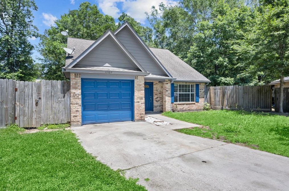 1109 Byrdsong Ct, Conroe, TX 77301-3101
