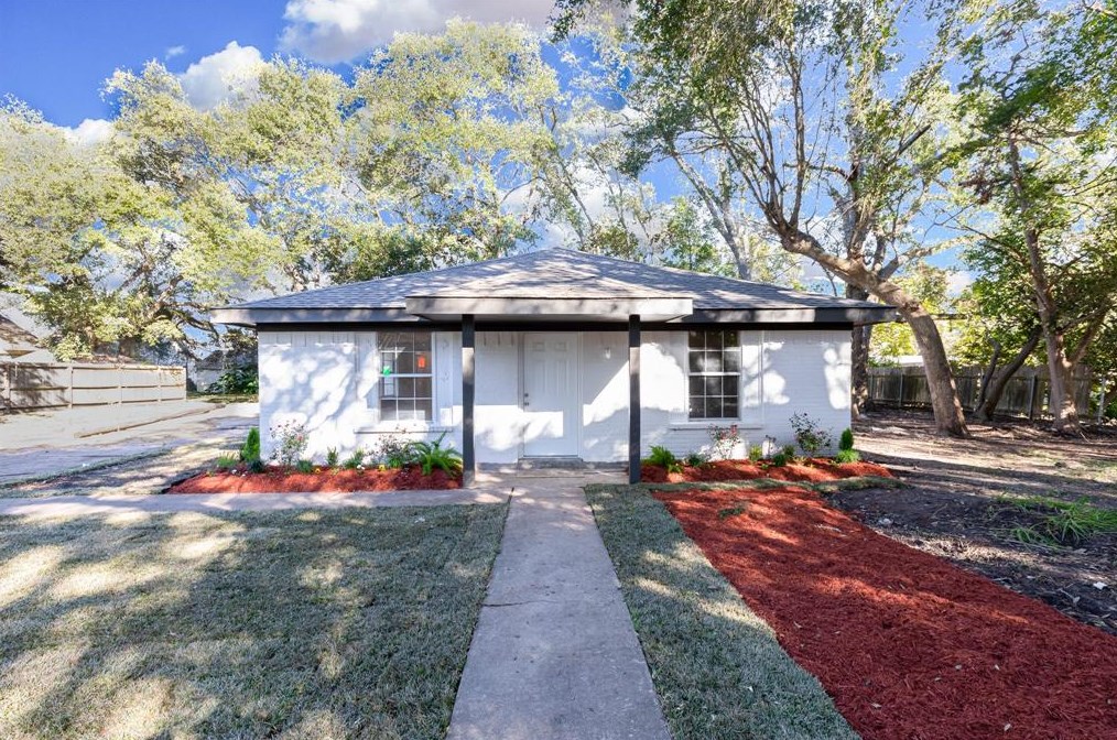 209 Jephson Dr, Alvin, TX 77511-2426