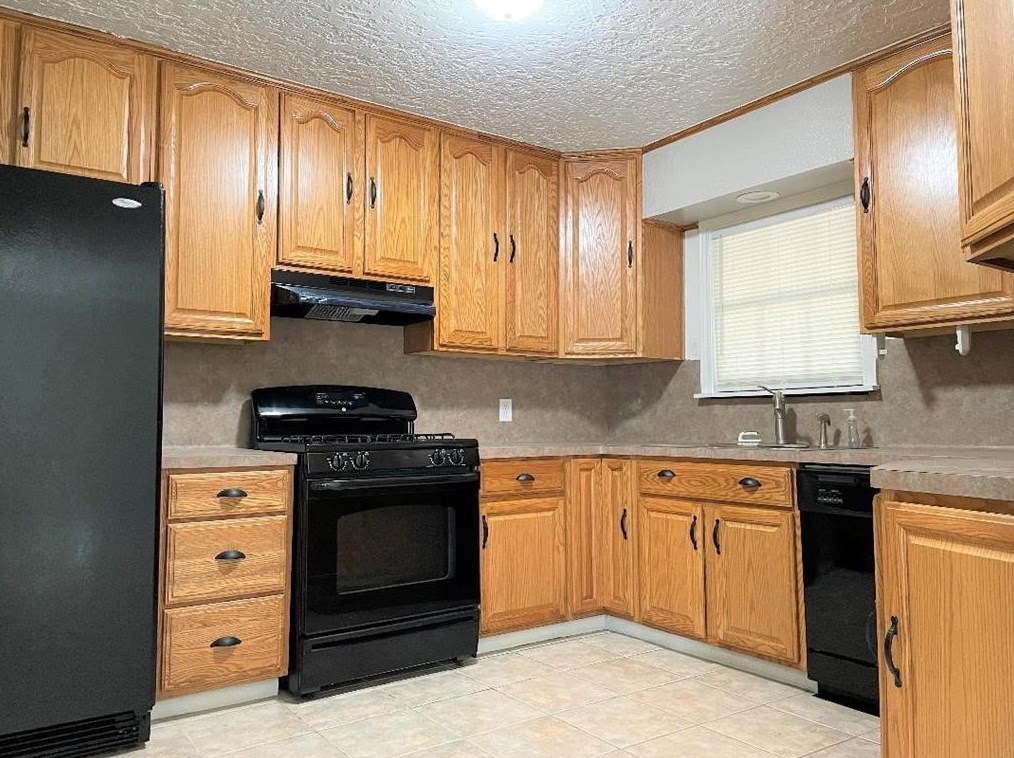818 Reidland St, Crosby, TX 77532