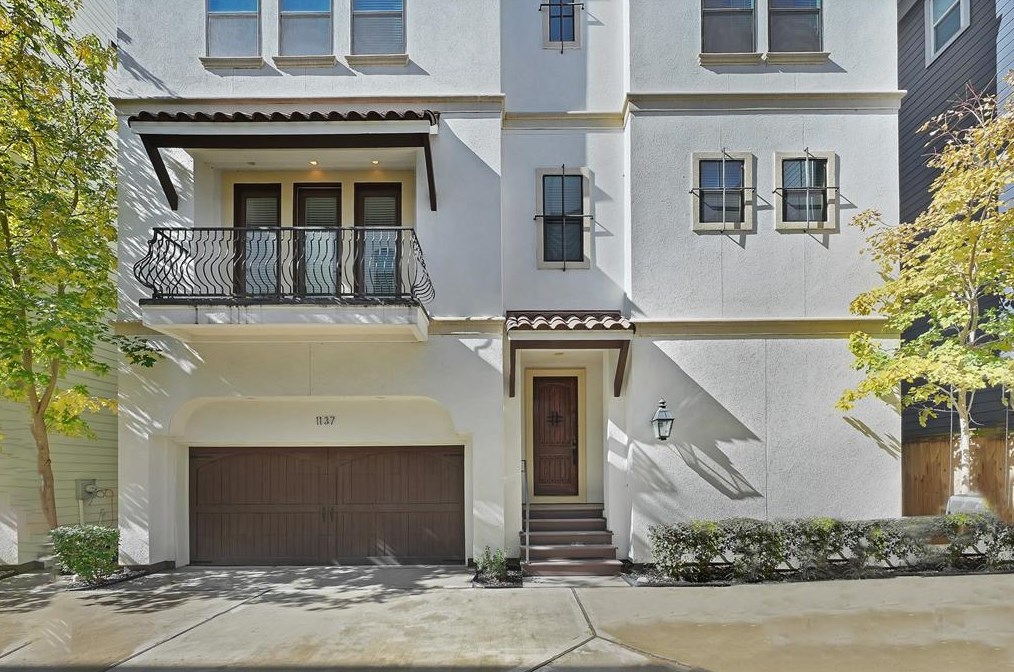 1137 W 15th 1/2 St, Houston, TX 77008