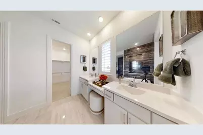 12043 Lake View Boulevard, Mont Belvieu, TX 77523 - Photo 20