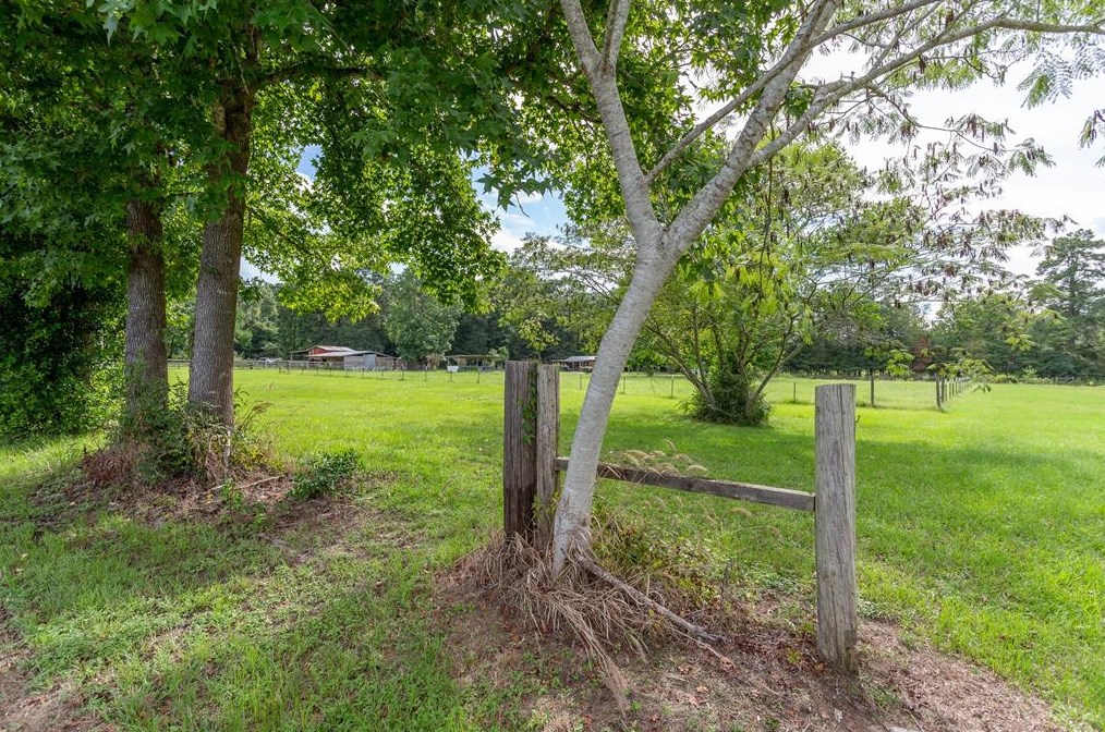 340 County Road 2192, Cleveland, TX 77327-9682