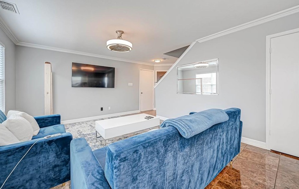 2614 Royal Blue Dr, Houston TX  77088-3341 exterior