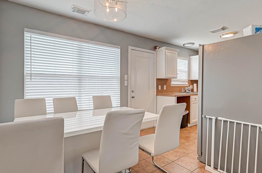 2614 Royal Blue Dr, Houston TX  77088-3341 exterior