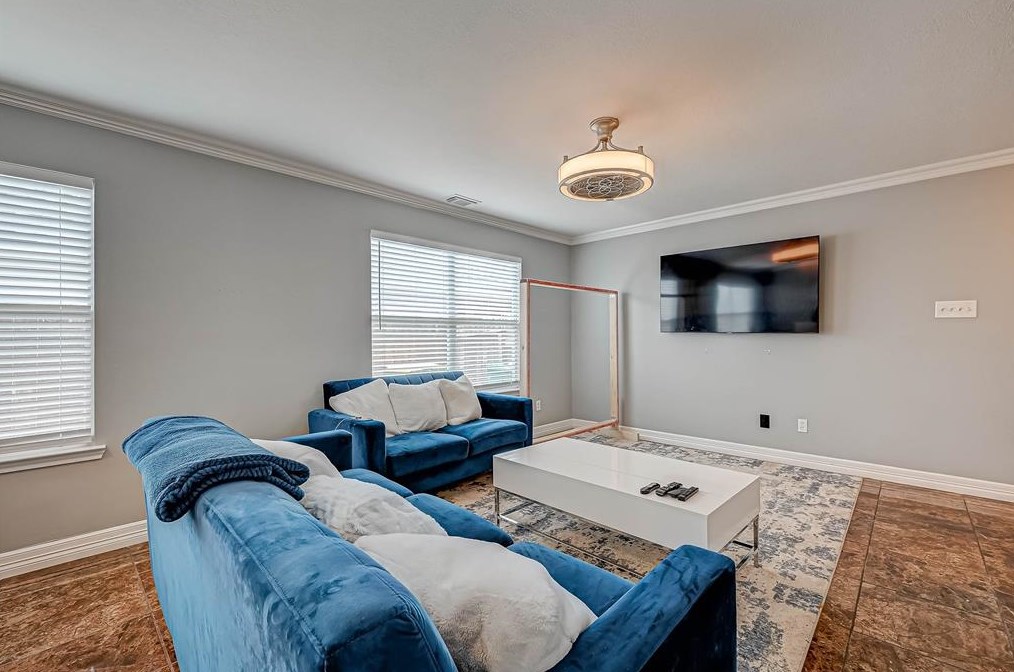 2614 Royal Blue Dr, Houston TX  77088-3341 exterior