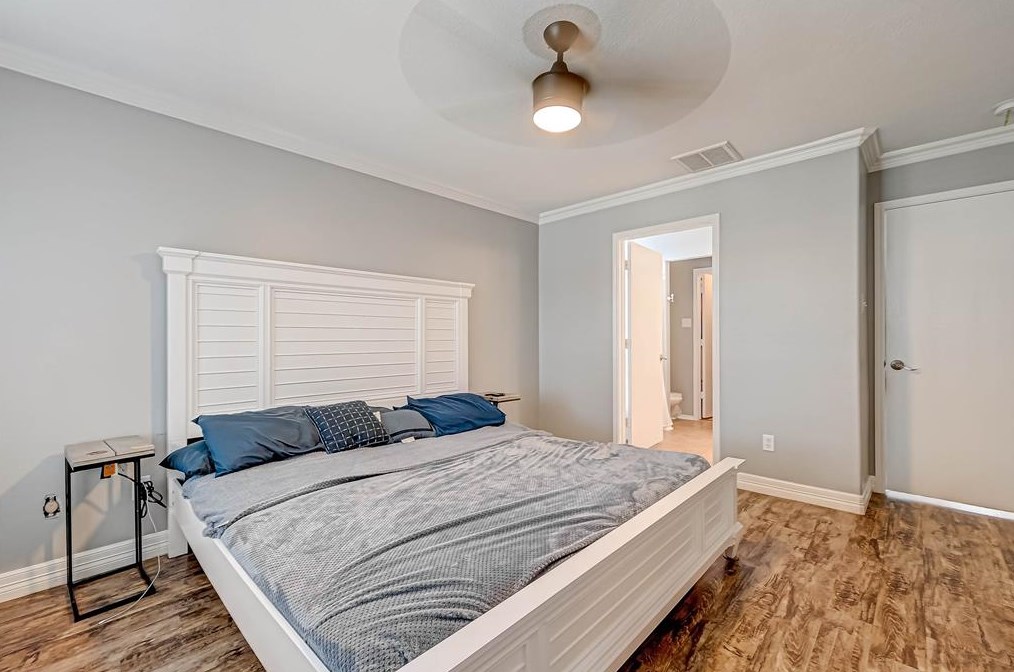 2614 Royal Blue Dr, Houston TX  77088-3341 exterior