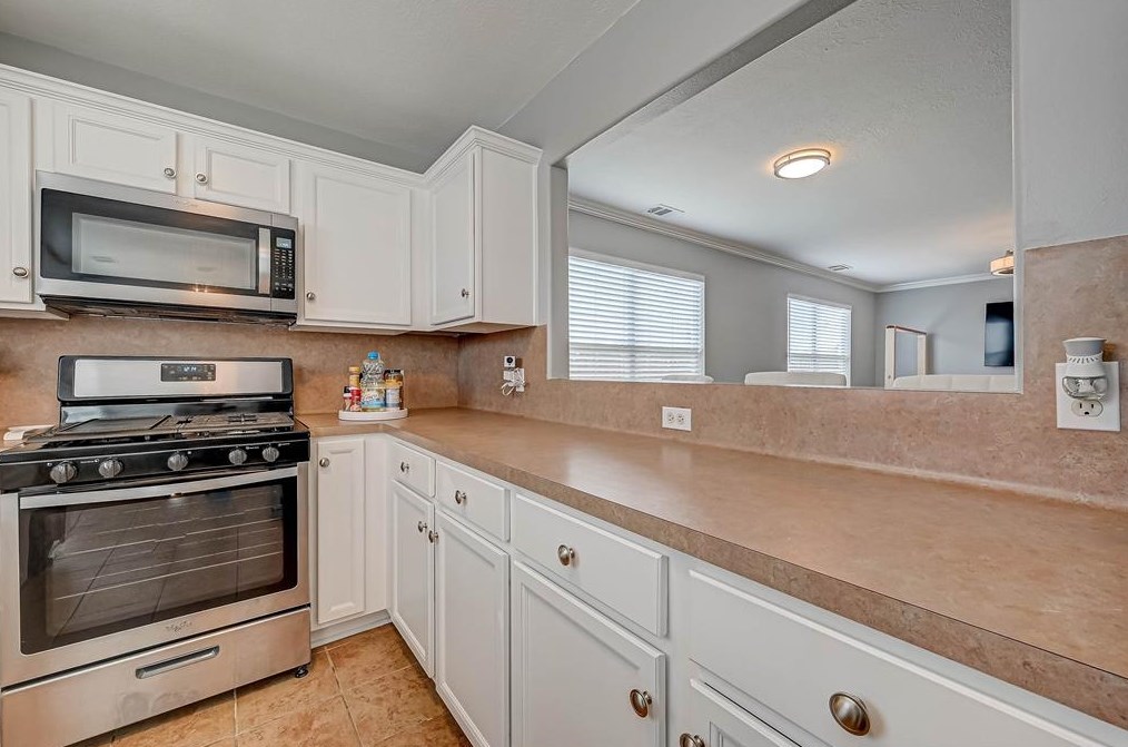 2614 Royal Blue Dr, Houston TX  77088-3341 exterior