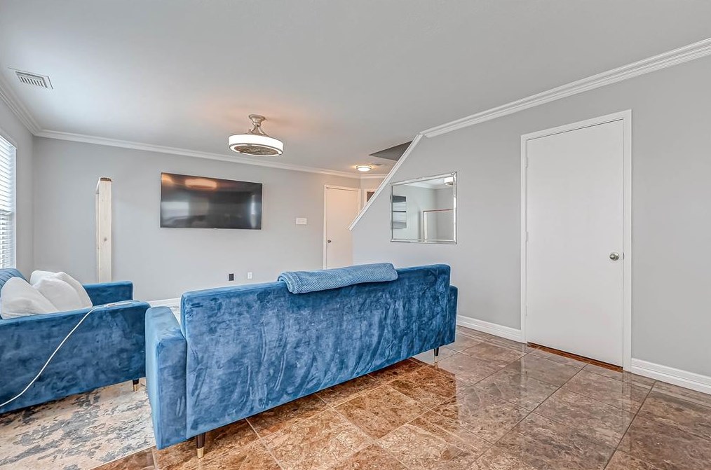 2614 Royal Blue Dr, Houston TX  77088-3341 exterior