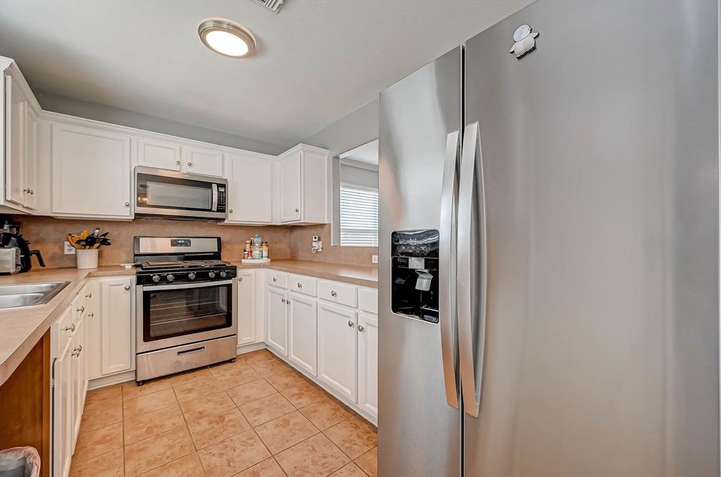 2614 Royal Blue Dr, Houston TX  77088-3341 exterior